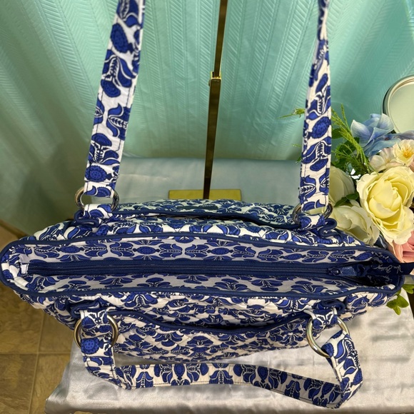 🎉 HOST PICK 🎉 STUFFED VERA BRADLEY - SELF CARE BUNDLE - Picture 9 of 11